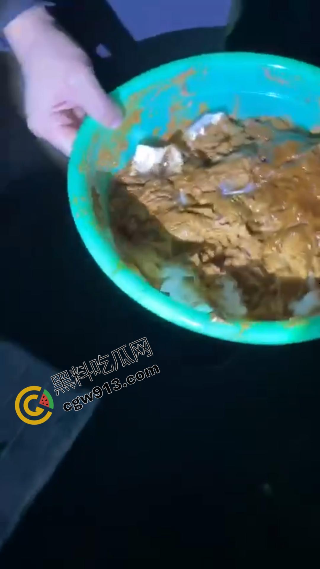 山西大同快手网红【安仁】吃屎直播：恶心至极，流量至上，恶心行为震惊万千网友  第5张