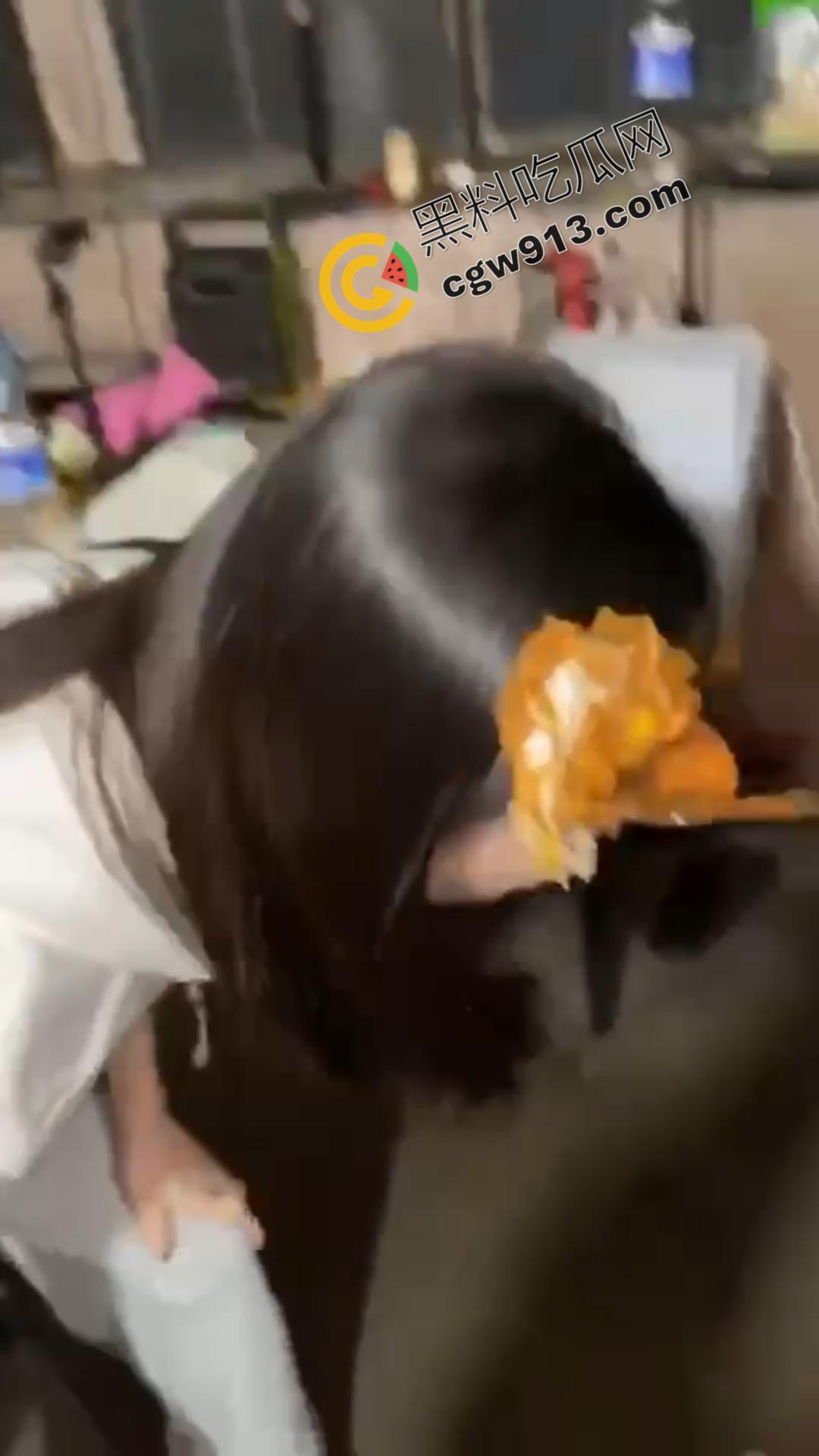 山西大同快手网红【安仁】吃屎直播：恶心至极，流量至上，恶心行为震惊万千网友  第7张