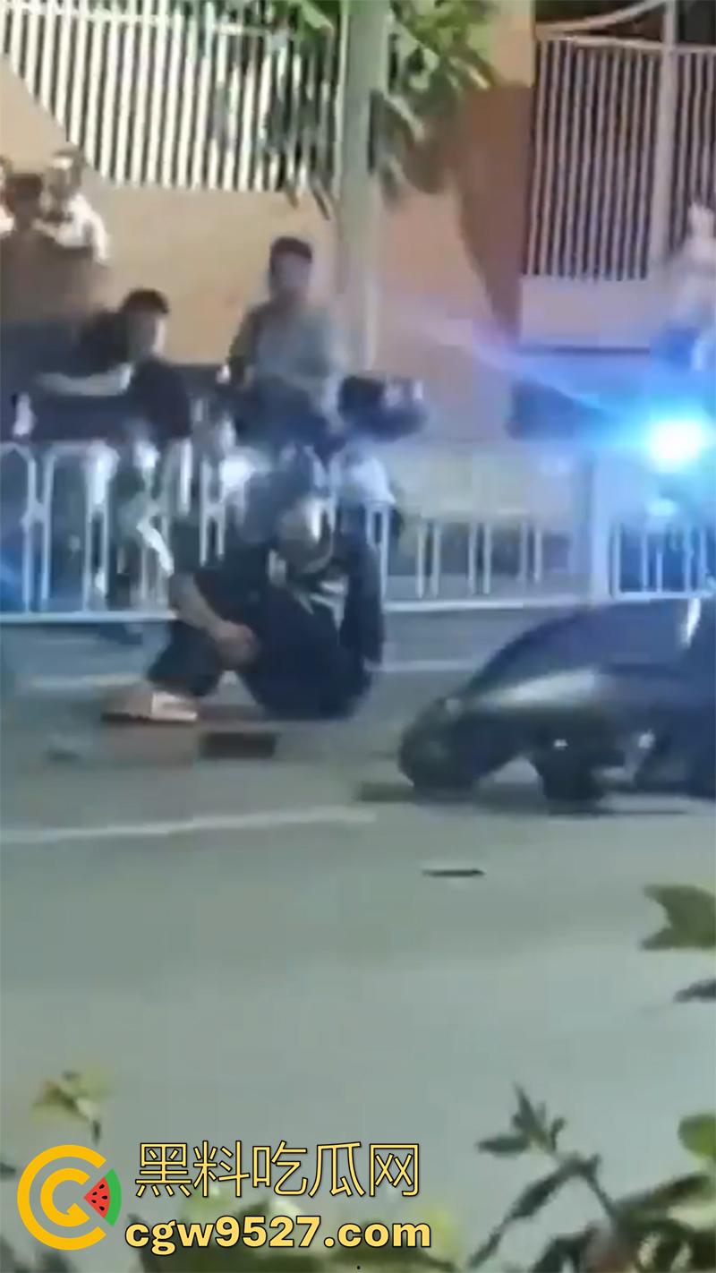 广西柳州鬼火少年，装逼失败翻车现场，自断一臂当场蒙逼，幸亏还留条命，估计再也不敢了吧！  第8张