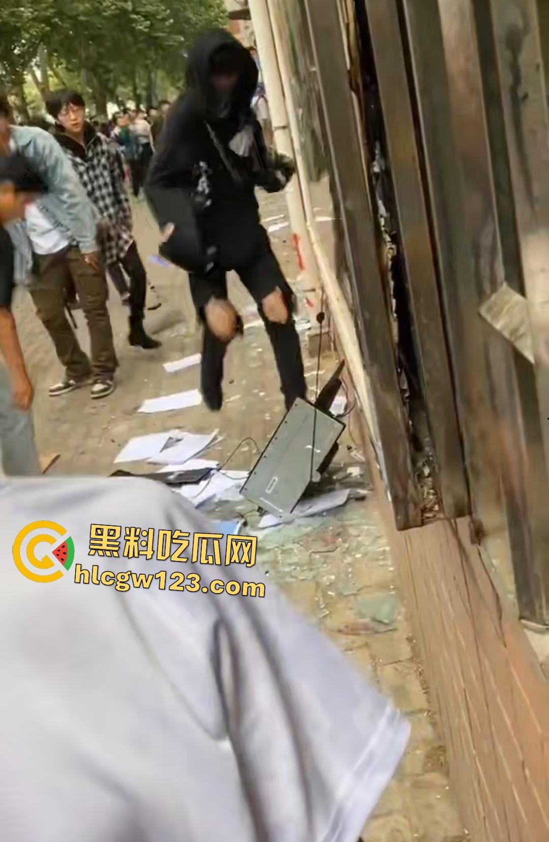 许昌六中【吴怡佳】被班主任嫉妒美貌体罚孤立，恶毒霸凌导致学生跳楼！同学愤怒狂砸学校财产！  第4张