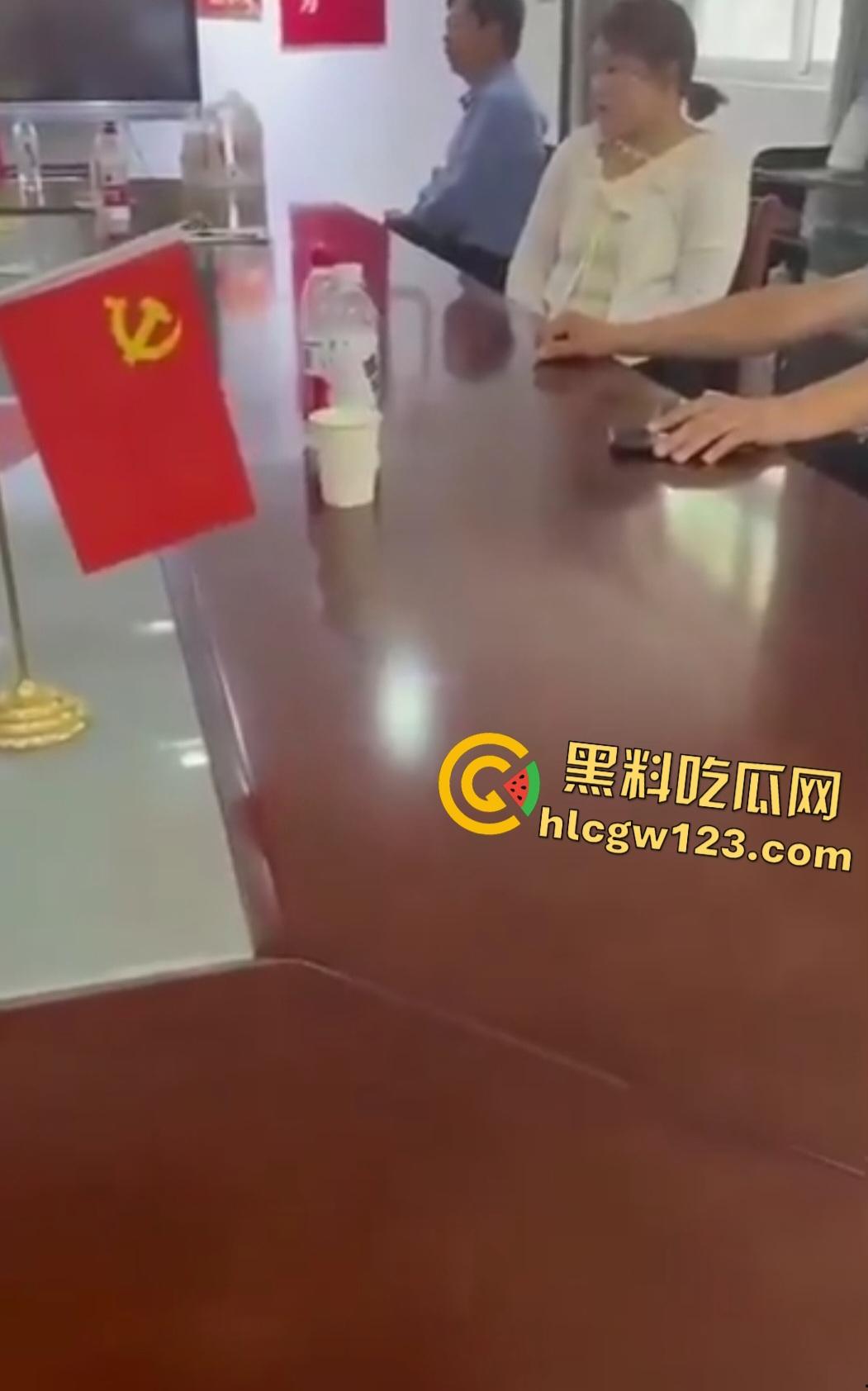 许昌六中【吴怡佳】被班主任嫉妒美貌体罚孤立，恶毒霸凌导致学生跳楼！同学愤怒狂砸学校财产！  第7张