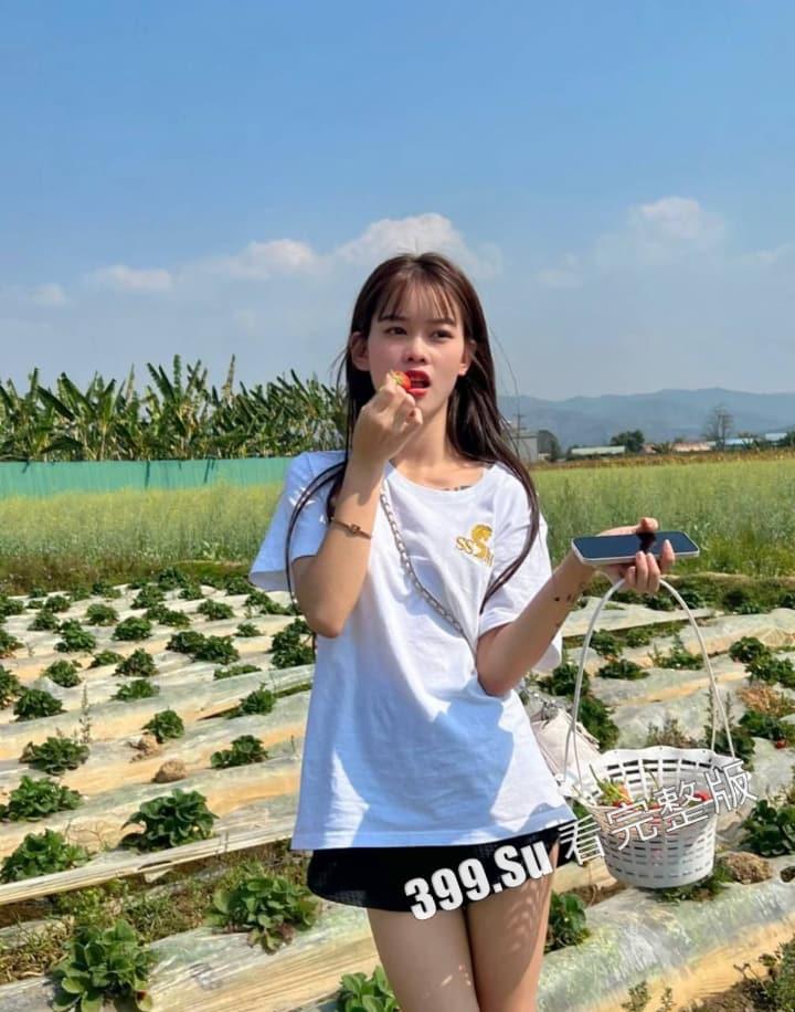 高挑大二 #纹身 小太妹性爱视频流出  一直挡着不给拍 操舒服就老实了 第2张