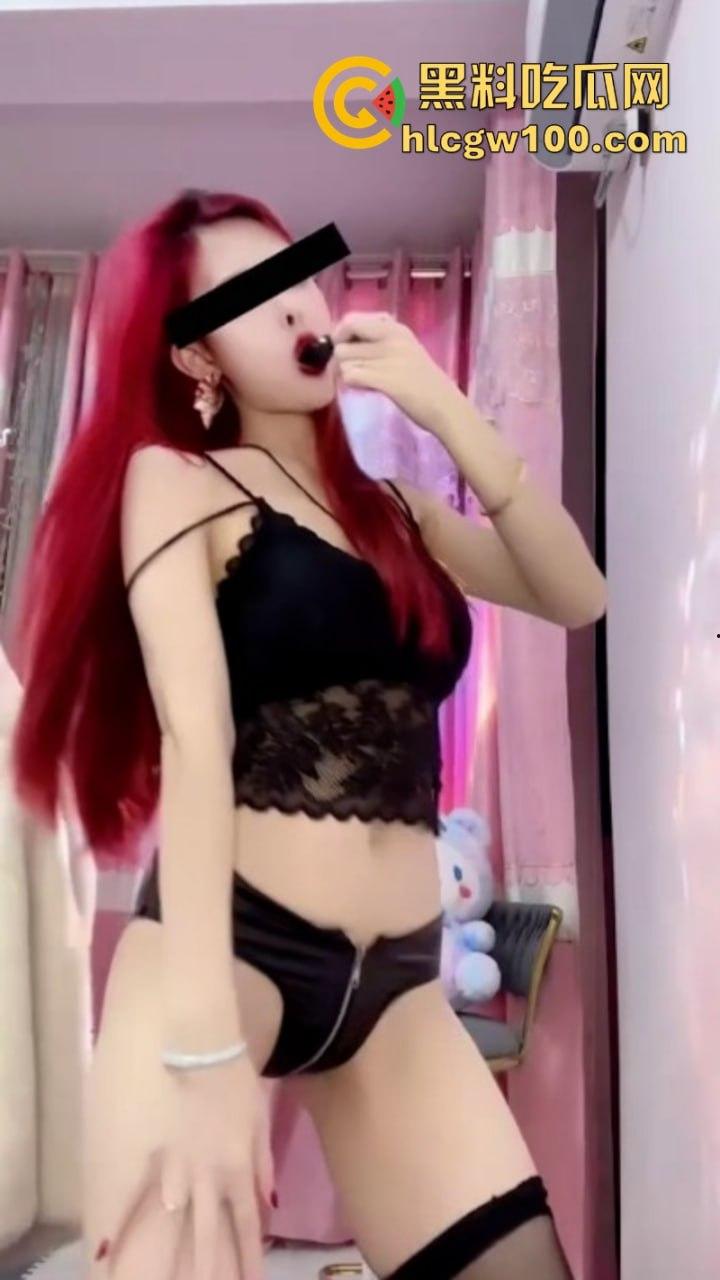 快手10万粉丝网红【桃宝】大尺度1V1私密视频流出！高能定制露出嫩B激情裸舞自插高潮骚叫！  第13张