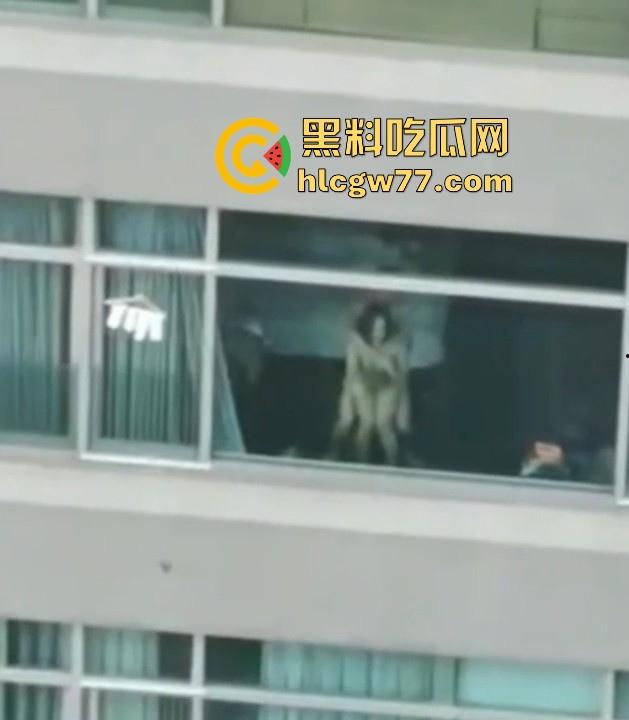 狗男女不拉窗帘激情性爱 窗前站立打桩爆操 全过程被对面楼瓜友偷拍记录！  第3张