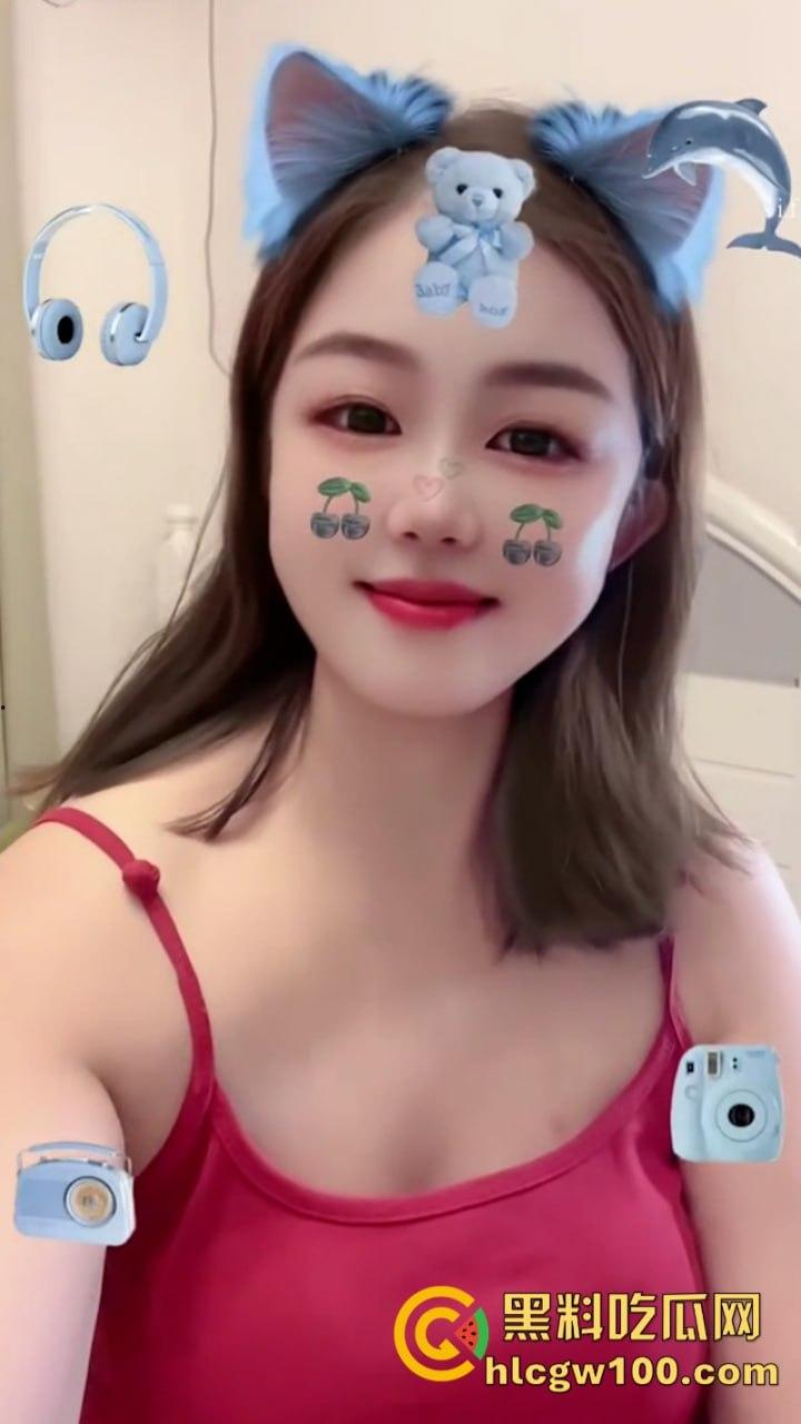 快手单身少妇【张静】离异带娃下海养家 孩子隔壁睡觉偷偷连线打炮 大尺度私播及约操视频流出  第3张