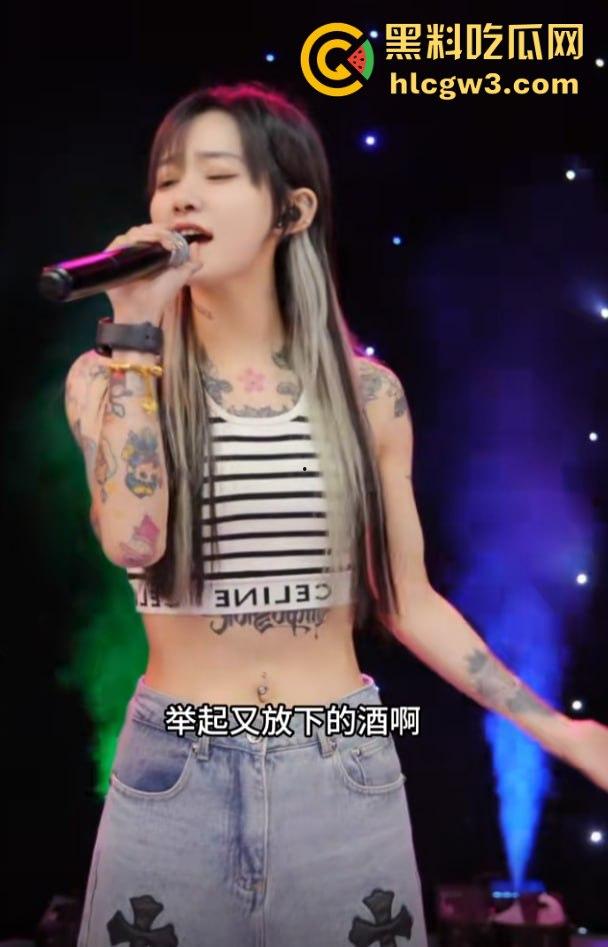 抖音千万粉丝歌手【一支沫z】与北京老头开房视频外泄 跪地舔JB主动开腿挨操 疯狂星期四V我50给你看独家！  第12张