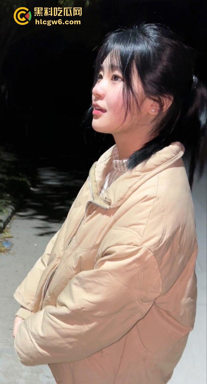 华南理工大学大一反差学妹【黎果果】巨乳黑肥大鲍鱼，阴毛旺盛性欲极强性爱视频遭到曝光。  第45张