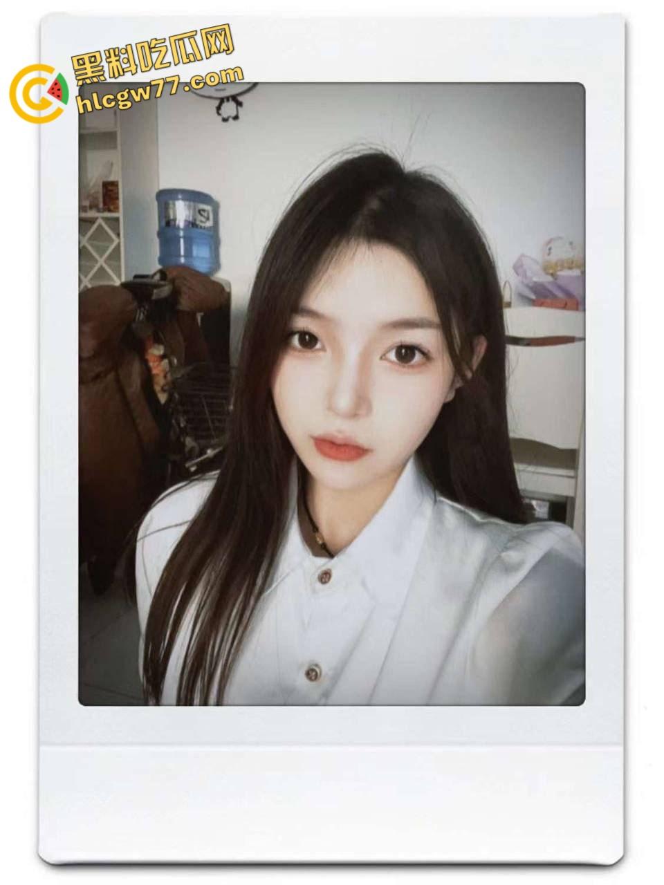 极品纹身御姐【李思羽】裸聊狂撩，娇喘自慰淫水流，男友隔屏欲火烧！  第3张