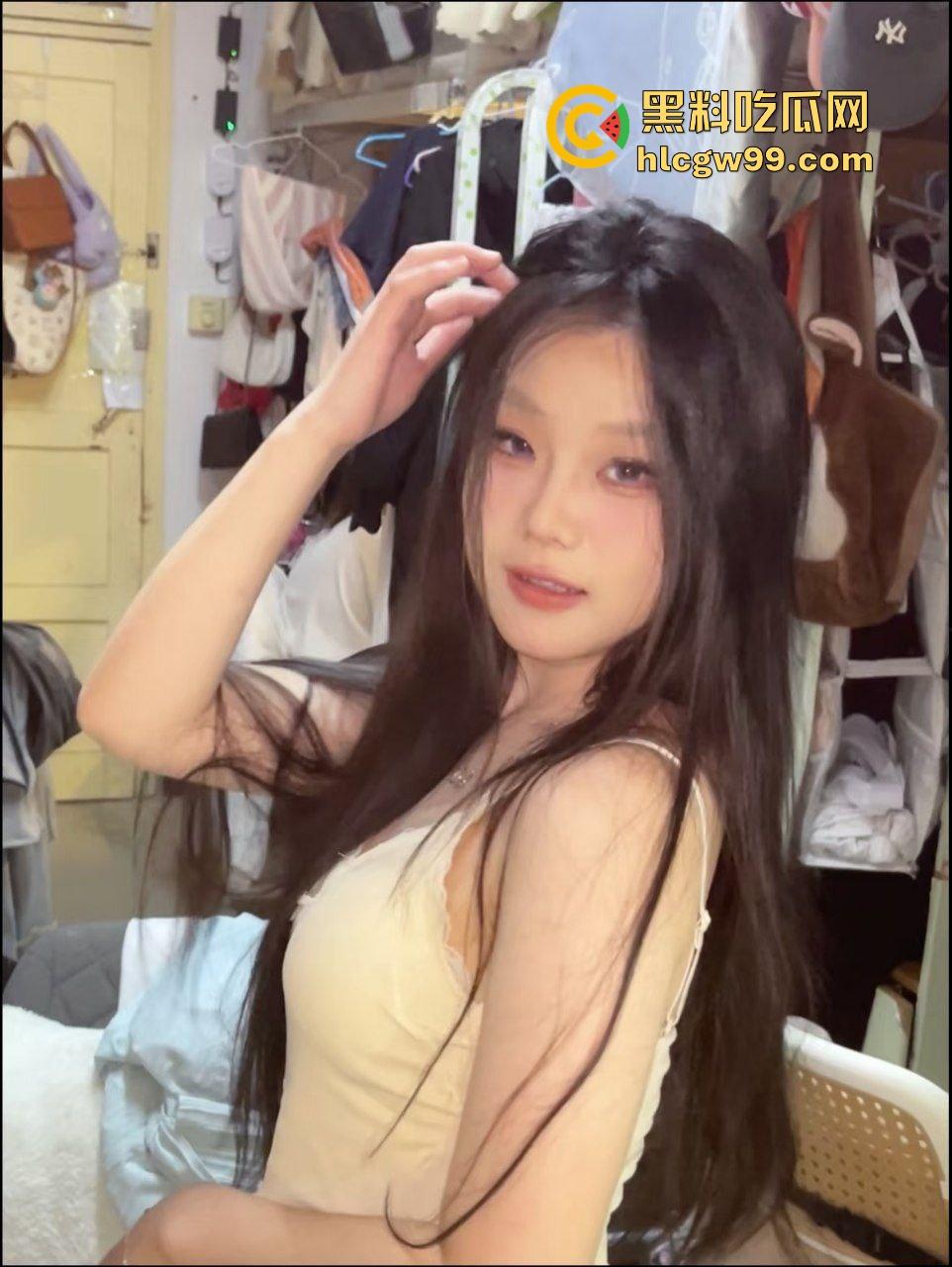 河南大专反差母狗多人肉便器【王佳怡】下课直奔酒店道具拉满，与炮友2位好兄弟玩3P爆操！  第6张