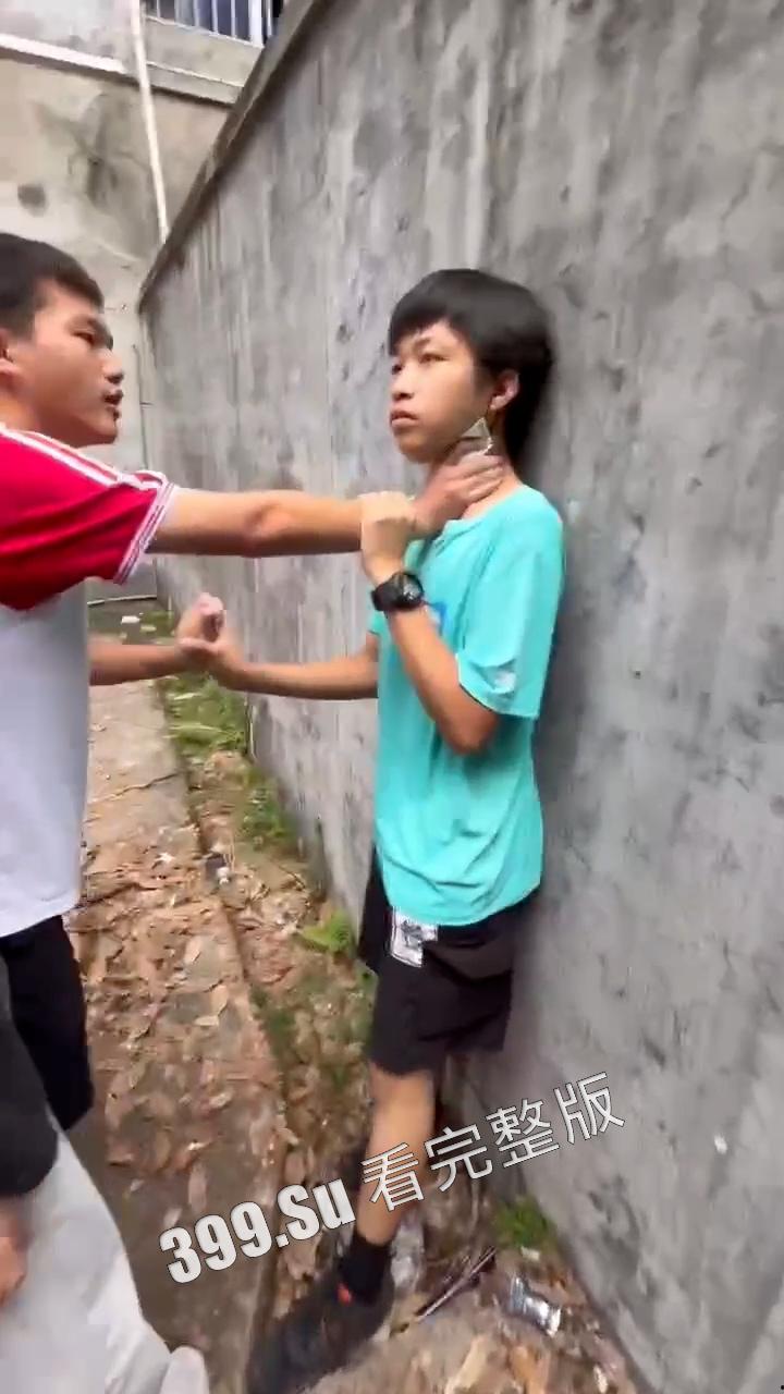 #霸凌合集 #校园 #殴打 #裸体 真的有天生坏种？人之初性本恶？（八）  第4张