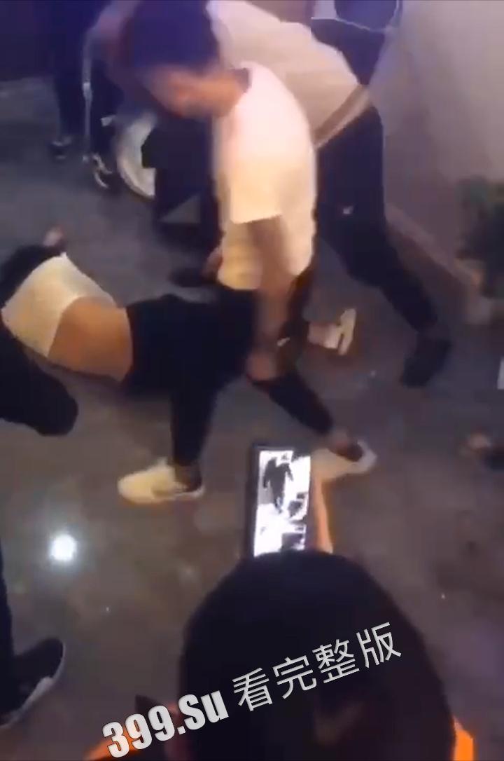 #霸凌合集 #校园 #殴打 #裸体 真的有天生坏种？人之初性本恶？（八）  第9张