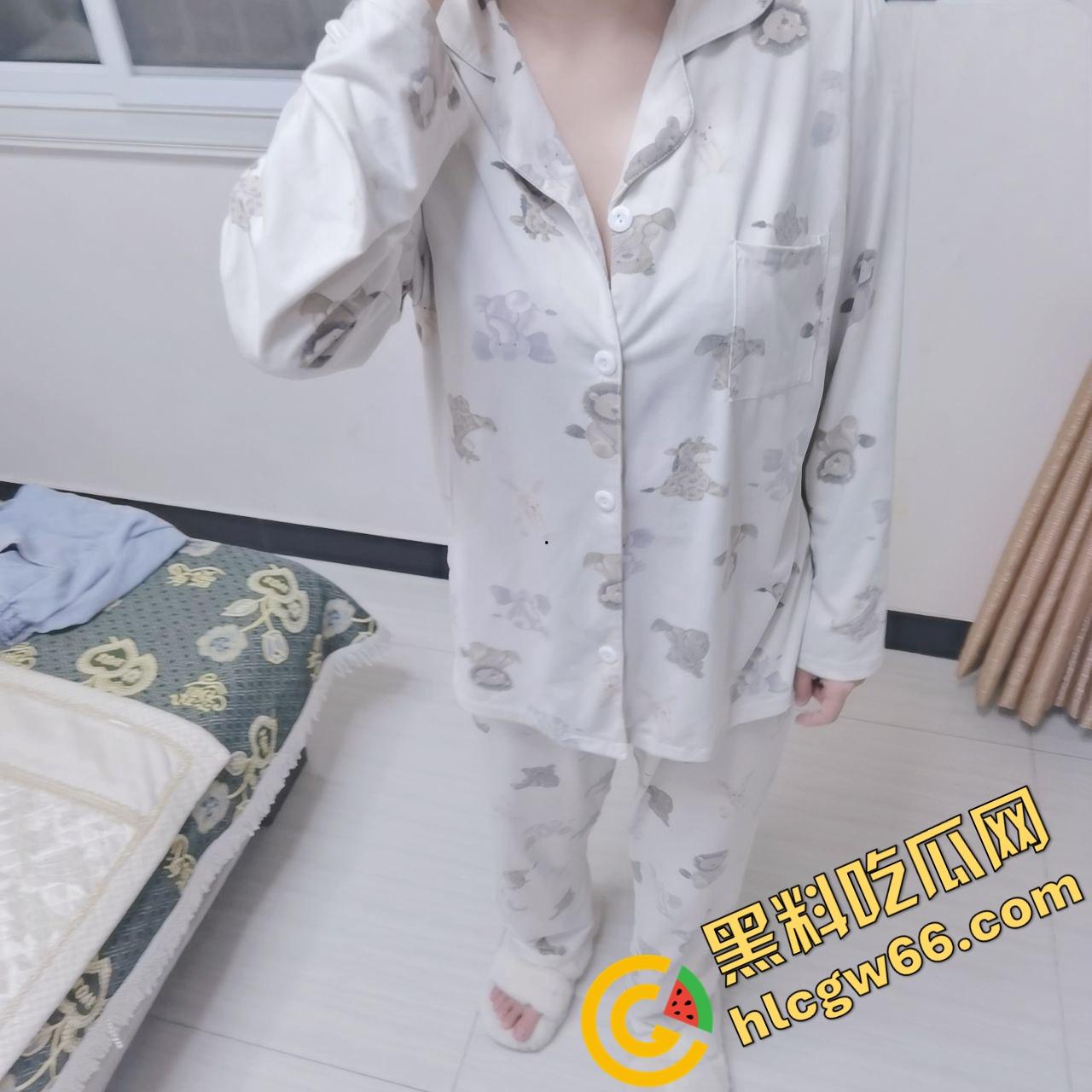 海角28岁教师姐姐淫路曝光！弟弟苦追终操大屁股姐，半推半就插进去，三年性瘾喷发射满臀！  第2张