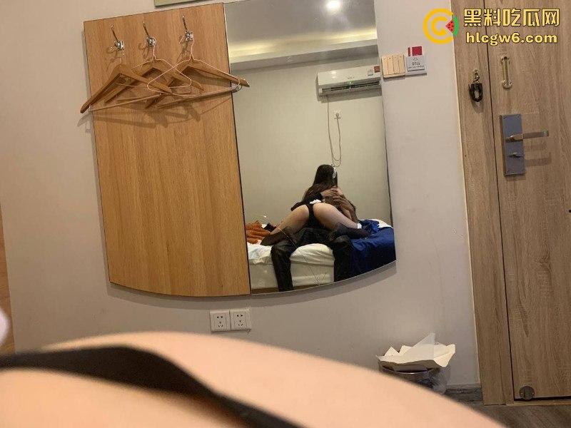 湖南90后少妇【李铭瑶】约炮软件偷情00后小伙儿 因吵架圈走男生5000块遭人曝光！痴迷含屌骚气外漏  第2张