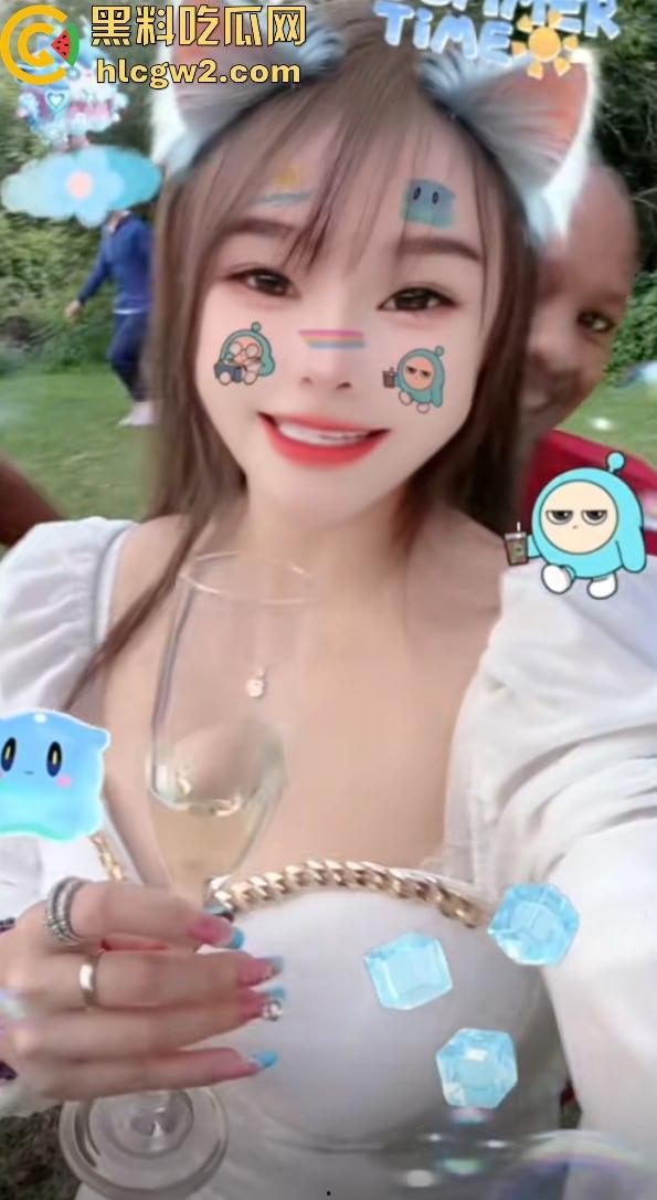 卖逼实捶！深圳网红布丁猫超顶犯罪级身材太诱人 业务太多还得预约  21分30秒千元包夜视频曝光 第9张