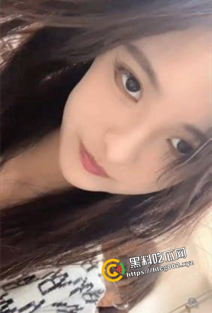 西南大学极品校花『穆诗蔓』反差婊私生活曝光！美腿丝袜诱惑！被金主各种开发调教！  第3张