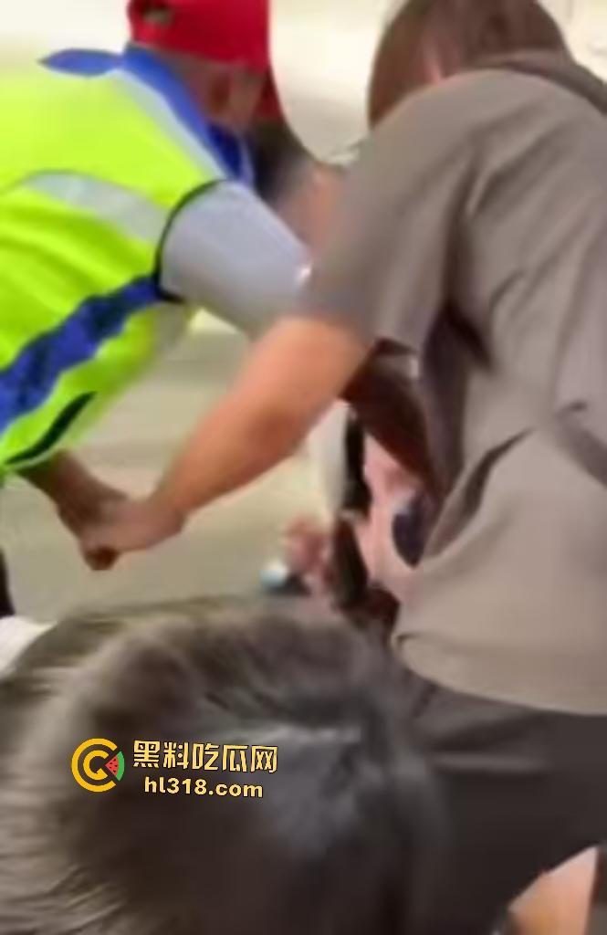 马来西亚华裔女学生被男友家暴囚禁好不容易逃出来又惨遭男友割喉，真是逃不出恶魔手爪啊！  第8张