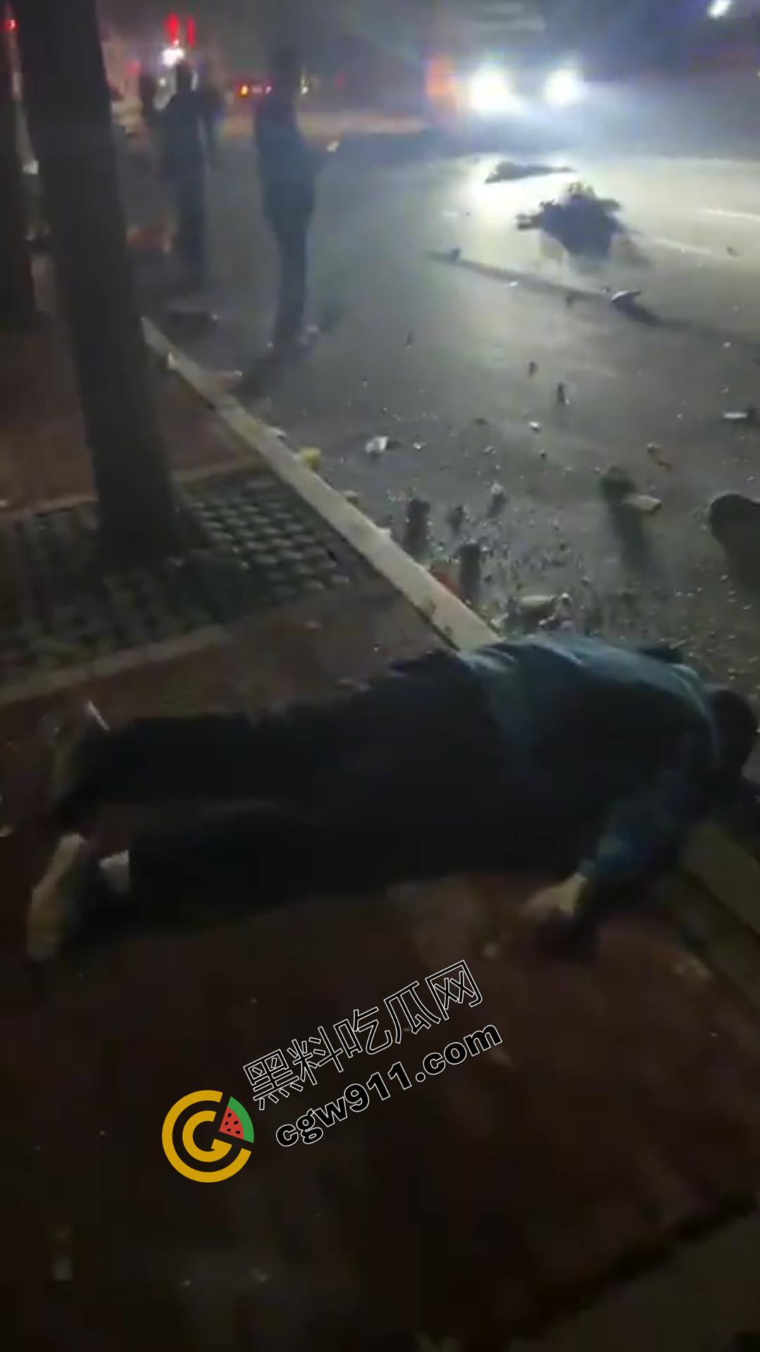 山东聊城酒驾惨祸！一夜间造成8死1伤惨烈场面，路面染血惨不忍睹，令人们悲痛欲绝。  第6张