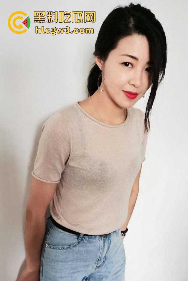 德州反差母狗人妻【胡梦琪】不雅视频炸裂流出，狗链拴脖撅臀发情，骑乘位被狂打桩叫声浪翻天！  第9张