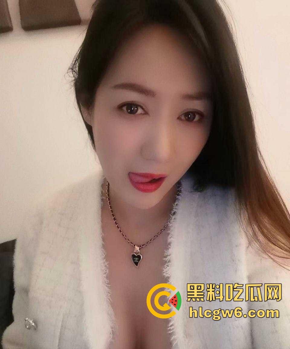 极品御姐健身房假借咨询勾搭教练，渔网黑丝酒店跪地求操，疯狂打桩输出被操成母狗，健身教练火力全开让她一败涂地！  第13张