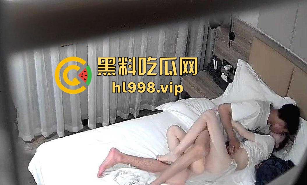 酒店偷拍极品学生情侣！背着书包来开房，射完还舔精白嫩嫩的妹子舔精到停不下来，酒店偷拍中的顶级爆款！  第9张