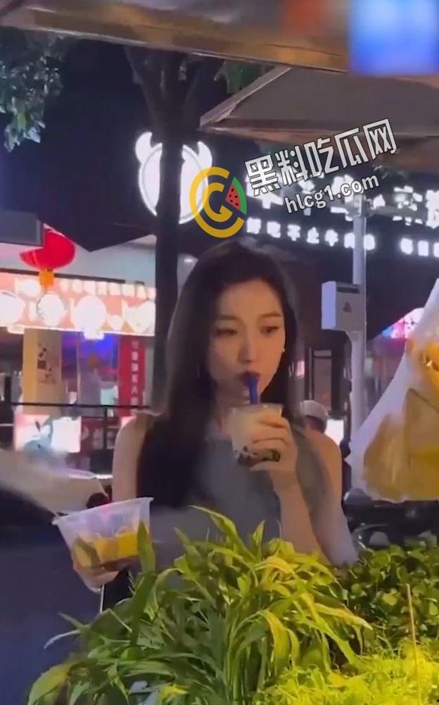 京爷豪掷30万买小米SU7 只为操极品长腿辣妹人妻女销售 无套内射视频曝光！  第3张