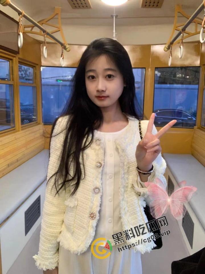 清纯反差婊骚货女友 经常和别人约炮 出轨 偷情 被现男友投稿曝光  第1张