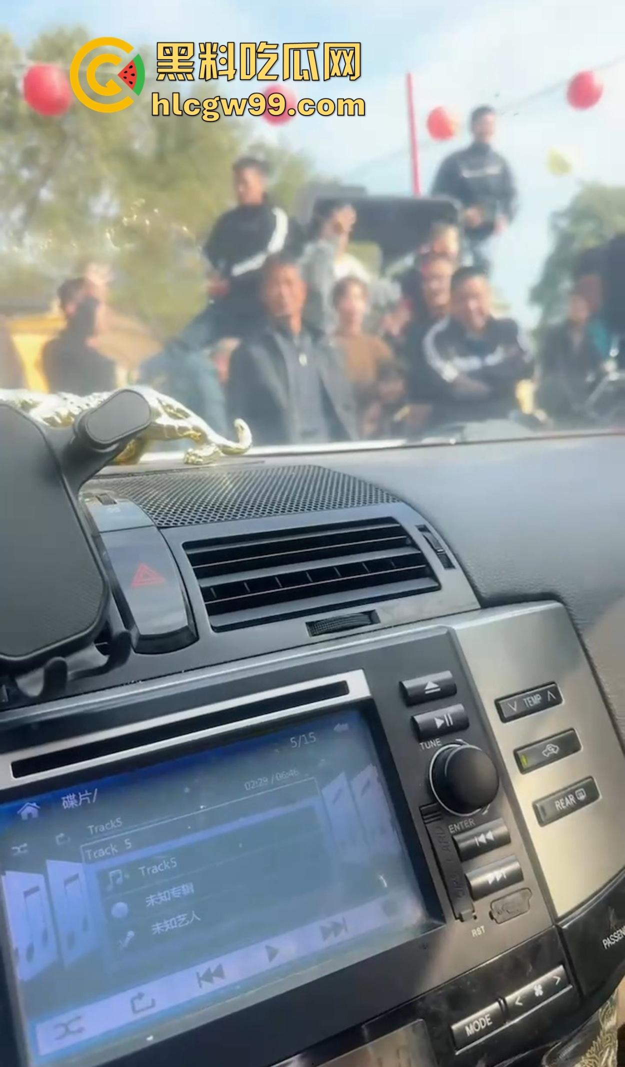 潮汕男子飙车狂言车300万撞死人保险赔，结果被英歌队打到脑震荡，现在出院嚷嚷黑势力又被围了！  第17张