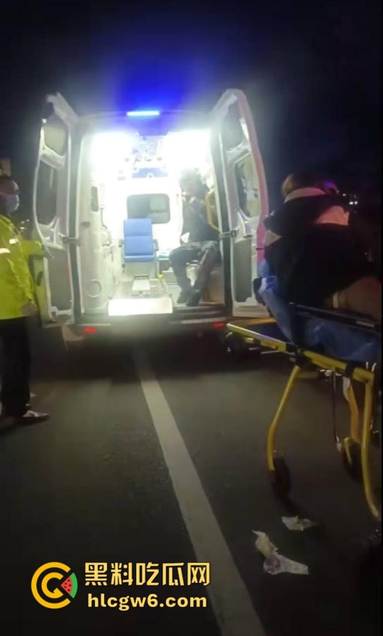 河南网红【王饱饱】与自养宠物狗野生交配不慎卡逼 送医路上怕出名崩溃跳车 现场视频流出！  第2张