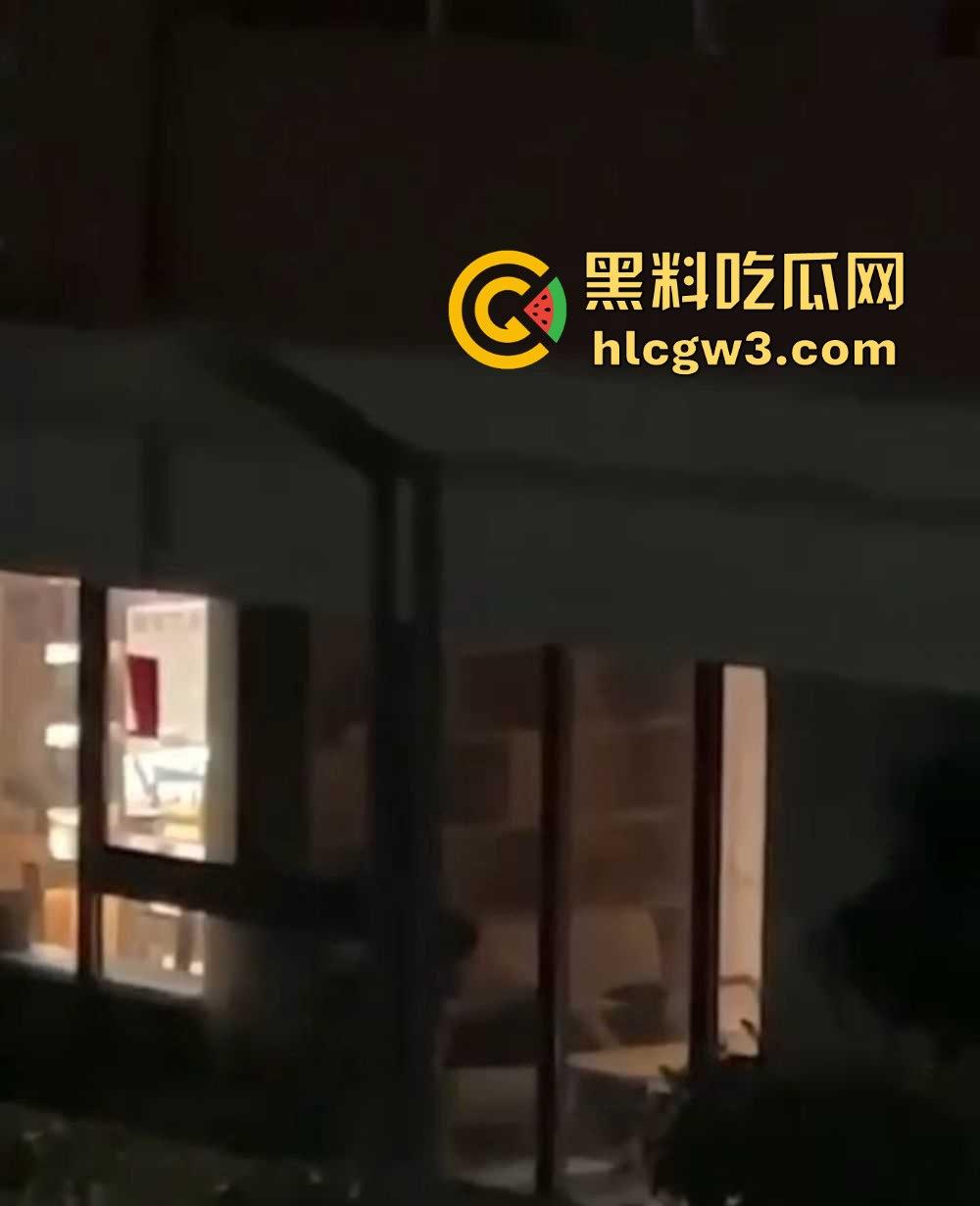 福建平潭职业技术学院 情侣隔着单向玻璃做爱被围观拍照却毫不知情 这下学校表白墙不炸了吗  第5张