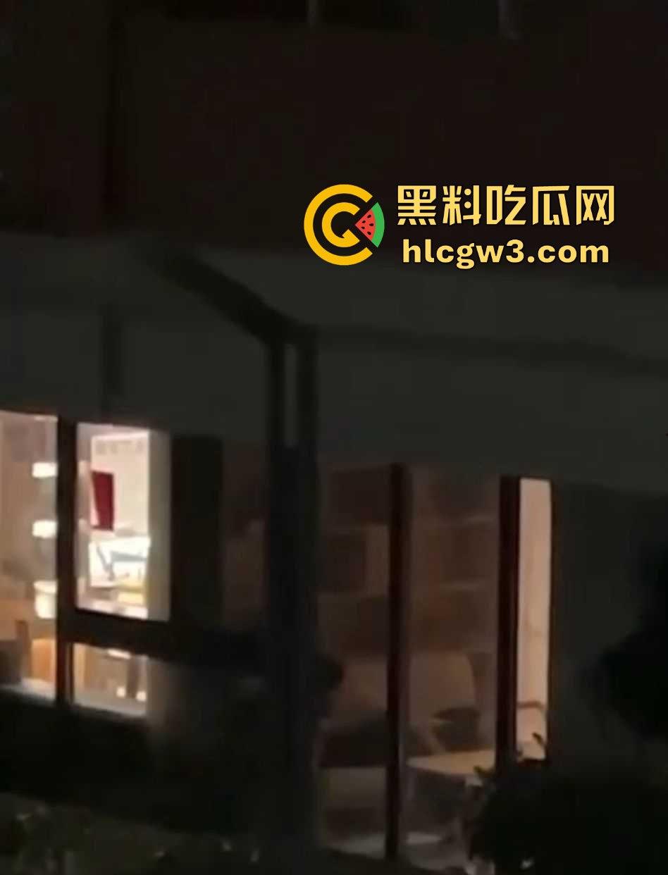 福建平潭职业技术学院 情侣隔着单向玻璃做爱被围观拍照却毫不知情 这下学校表白墙不炸了吗  第6张