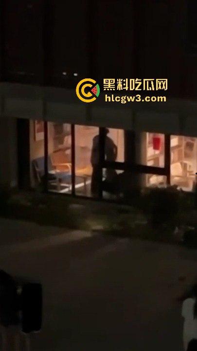 福建平潭职业技术学院 情侣隔着单向玻璃做爱被围观拍照却毫不知情 这下学校表白墙不炸了吗  第7张