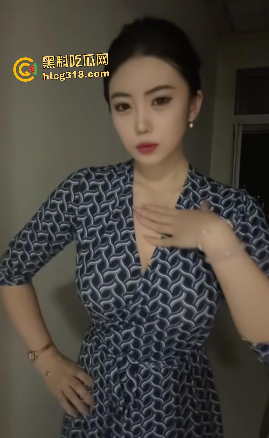 抖音【诗音】被打高尔夫的叔叔内射！不愧是打高尔夫的老手！这脚和美腿加在一起看着真骚啊！  第3张