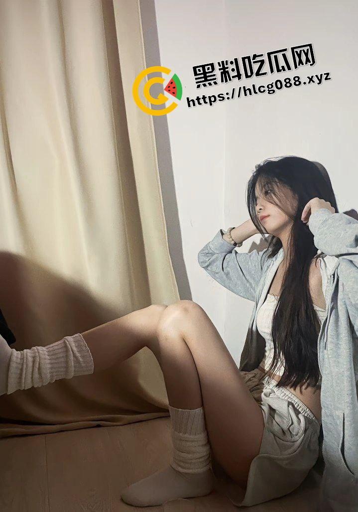 抖音御姐身材骚鸡反差婊【XINLU.】私下与大哥打炮遭曝光，从浴室一路干到床上女上骑乘！  第4张