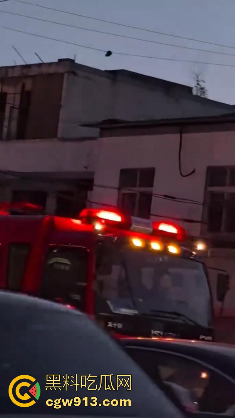 偷情人妻竟丢了命， 四川成都郫县一男子，偷情彩票站老板娘，老公突然回来只能躲在楼顶，竟被当场电死！  第7张