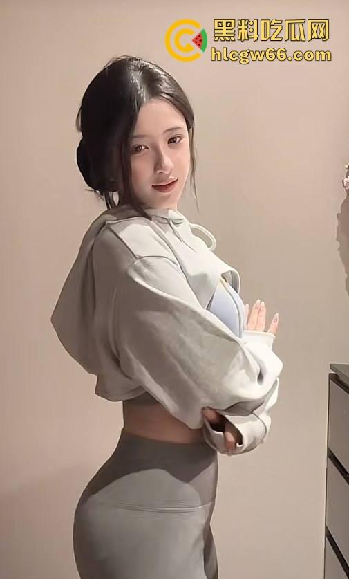 抖音极品性感巨乳网红【一只流氓兔】丰乳肥臀气质风骚 性感胴体充满诱惑力 约炮视频曝光流出！  第7张