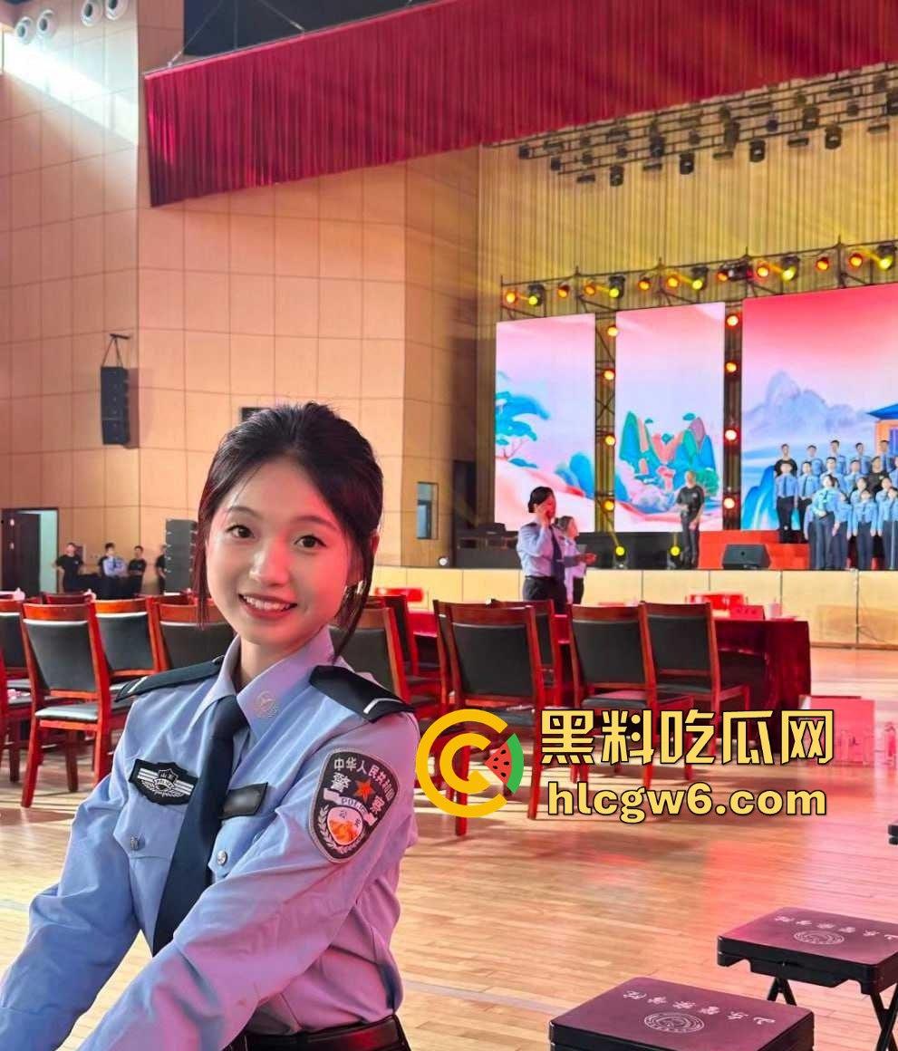 退役警花下海经商服务洋鬼子被按床打桩 又一个制服浪货被操成肉便器 警花传人不如『张津瑜』还想靠肉体上位？  第1张