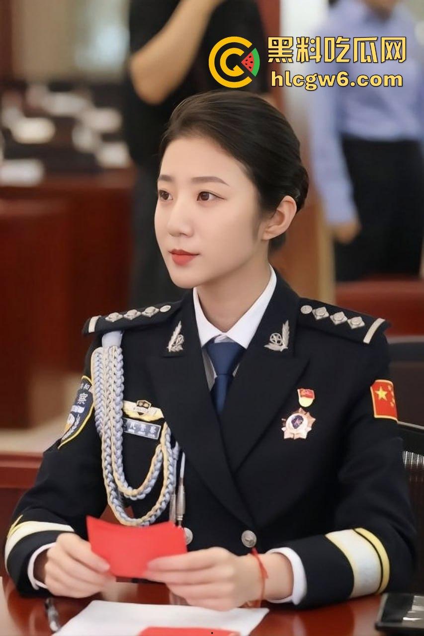 退役警花下海经商服务洋鬼子被按床打桩 又一个制服浪货被操成肉便器 警花传人不如『张津瑜』还想靠肉体上位？  第7张