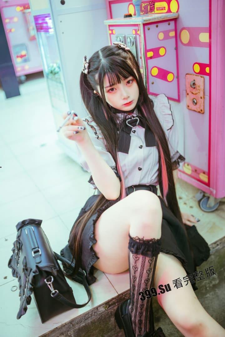 推特福利姬「落落Raku」cos极致的骚女仆 自慰户外露出  和小姐妹互相成就 被金主乖乖调教（70P私拍+40V福利视频合集） 第43张