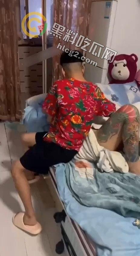 大柔最新视频曝光！快手精神小妹被大哥“香蕉”狂插，被精神小伙疯狂抠逼，画面超刺激！  第8张