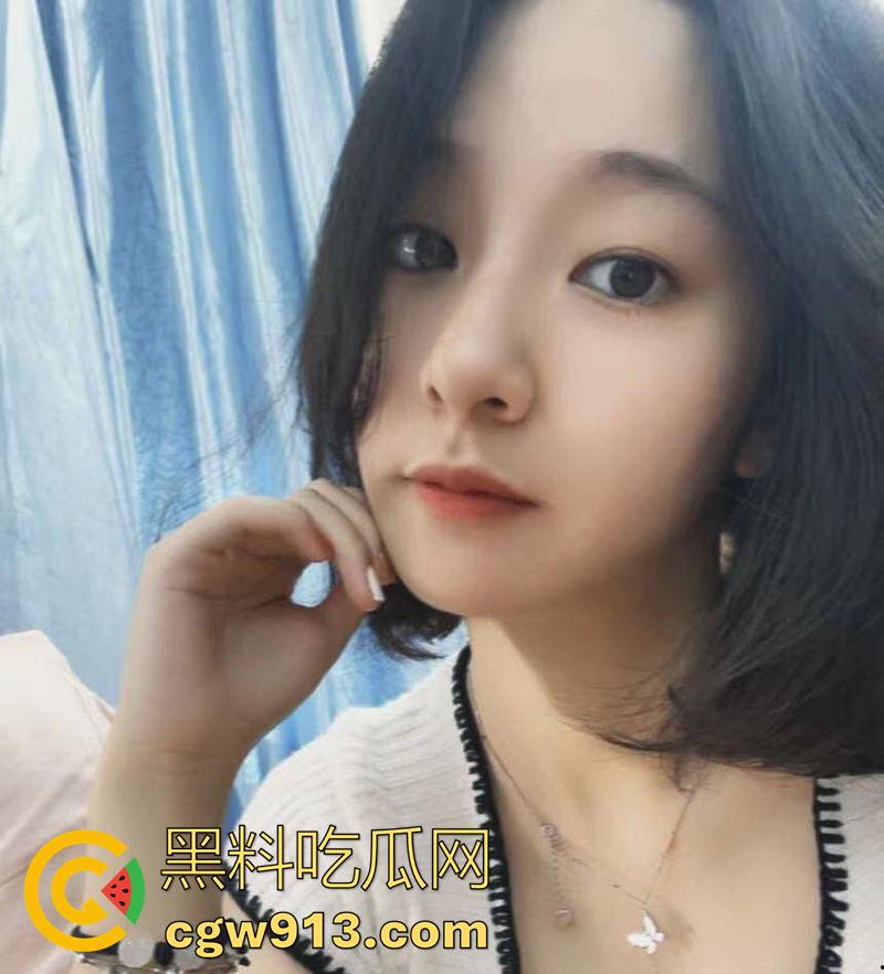 南阳师范学院乱伦母狗【王文曦】，超喜欢自慰的白虎嫩妹，各种自拍勾引网友，自慰竟然还是爸爸教的！  第1张