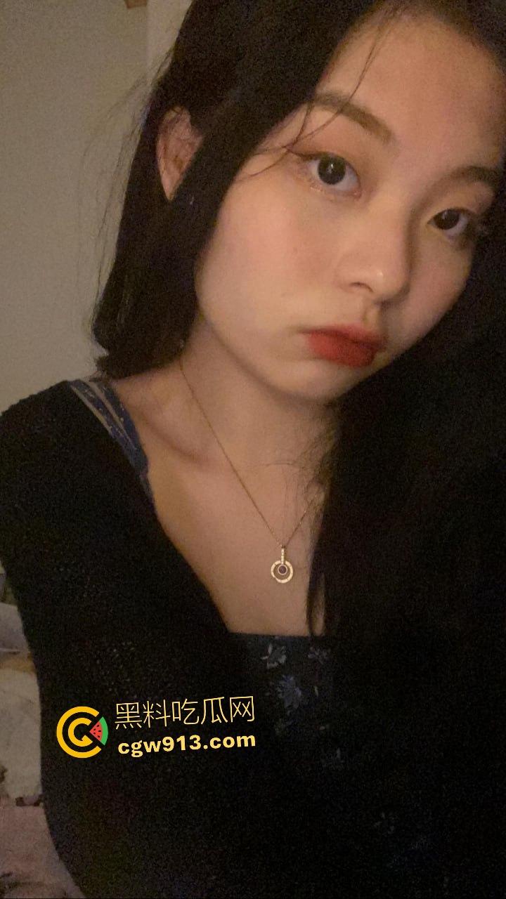 港大巨乳骚母狗【陈意涵】，来内地假恋爱骗钱甩男友，被男友无套内射，就这长鸡巴还满足不了你？  第1张