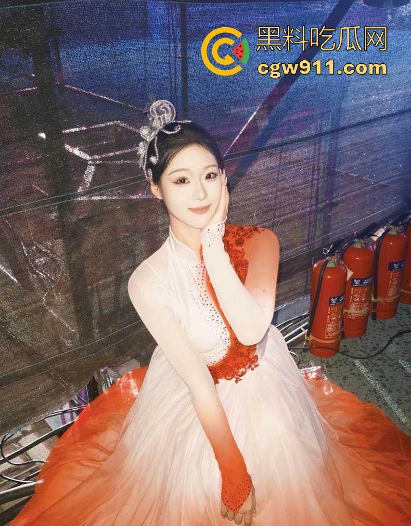 河北师范大学极品舞蹈生【周永媚】性爱私拍泄密，透穴蕾丝内裤勾男友，穿开档黑丝玩无套，花式体位轻松驾驭！  第4张