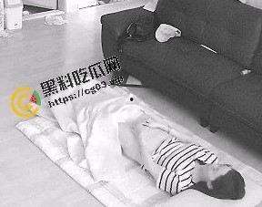 黑客破解家庭摄像头 少妇与长期跑船的老公视频自慰  第6张