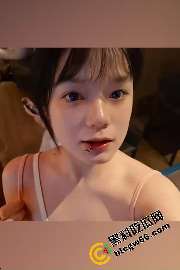 沈阳城市学院骚妹【张雨婷】白天端庄课代表，晚上酒店被操的逼水喷床单母狗体质拉满！  第9张