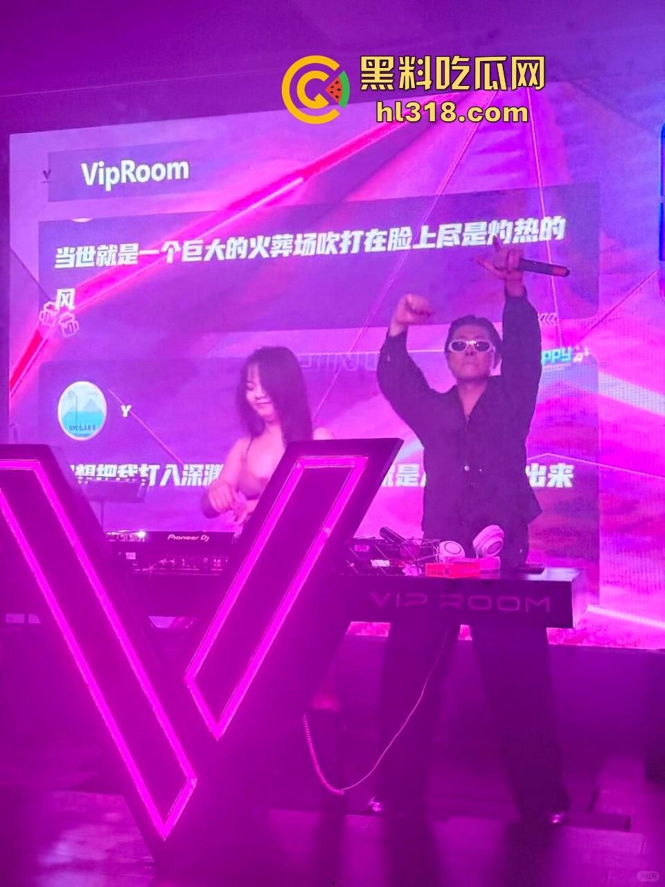 酒吧消费1万元拿下性感大奶营销，纯天然美乳微微上翘，苗条身材迎合暴操，简直是极品中的极品！  第1张