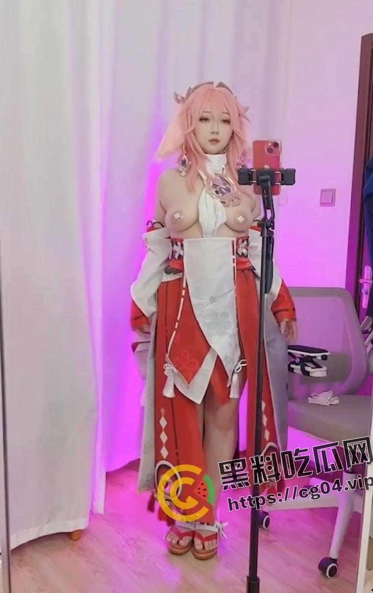 b站推特同名福利姬  【欧翼翼】肉感coser 自摸插入 纲手 八重神子 48v大合集 第3张