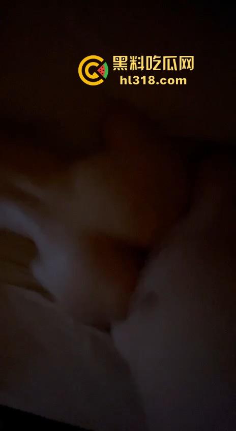 约炮抖音门槛姐【本少名唤小潼】反差巨乳大母狗，无套后入内射，现抖音账号以私密！  第9张