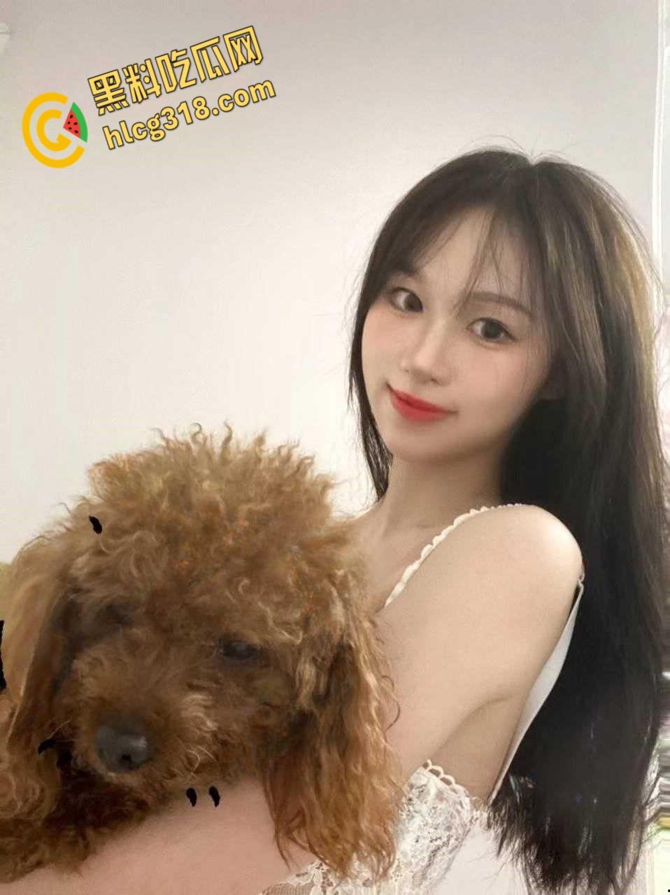 高颜值大学骚女口活绝，舌头缠绕深喉，舔得腿软，精液容器就是一条小母狗！  第1张