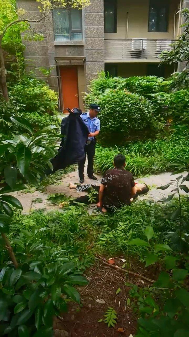 孩子校内被老师开车压死，母亲遭网暴，儿童节第二日从24楼一跃而下  坠楼后真实现场画面流出 第8张