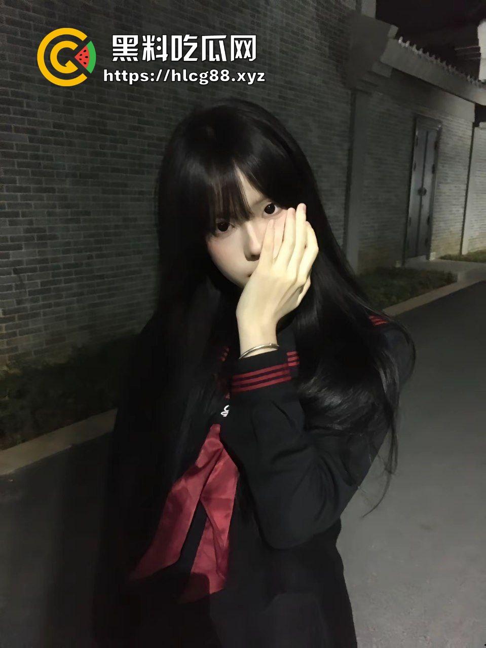 重金包养高中JK双马尾嫩妹，趴在沙发上随意玩弄双腿白虎逼，暴力猛操蜜桃白臀至痉挛抽搐！  第1张